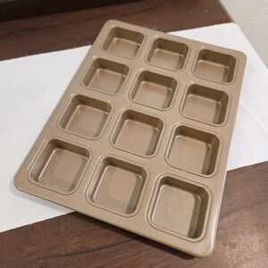 All Edge Pieces Brownie Bite Baking Pan